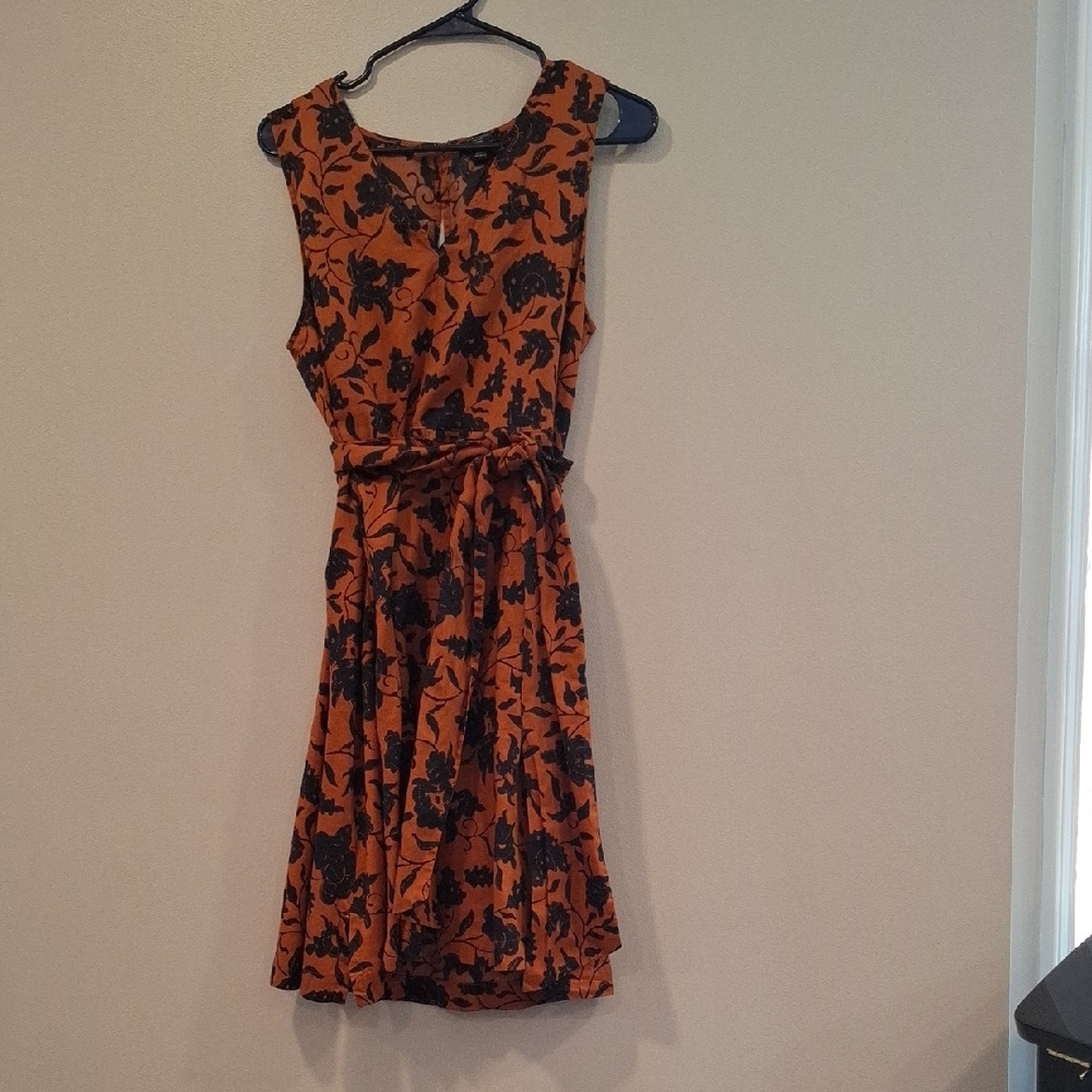 Ann Taylor Orange and Navy Blue V Neck Dress